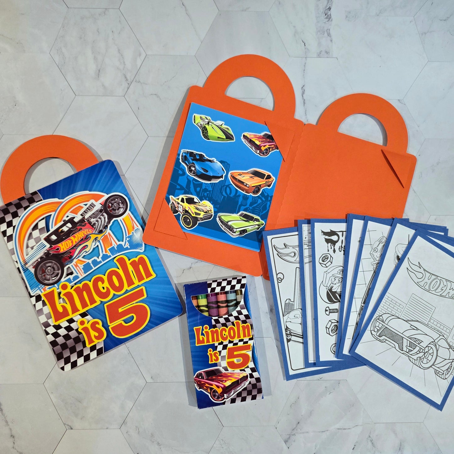 Hot Wheels coloring suite case + stickers, Hot Wheels party favors, Race cars coloring